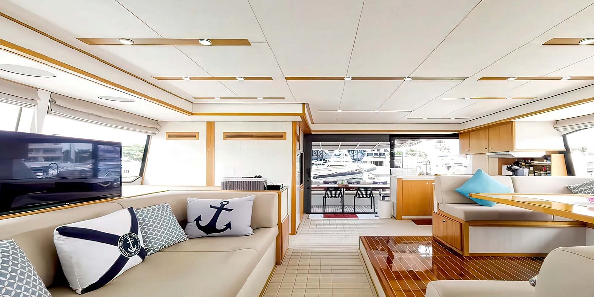 Аренда моторного катамарана Power 53 My Sky на Пхукете